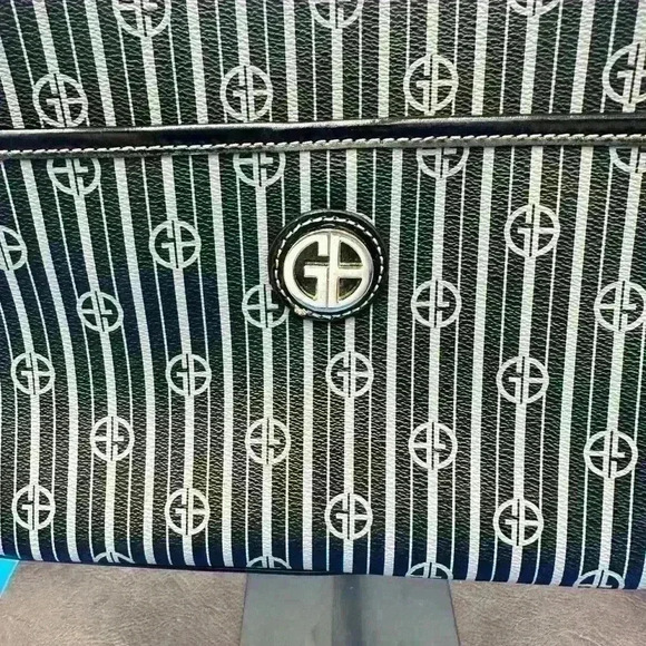 Giani Bernini Black and Gray Shoulder Bag. One Handle.  Very Clean Bag. EUC - Picture 2 of 16